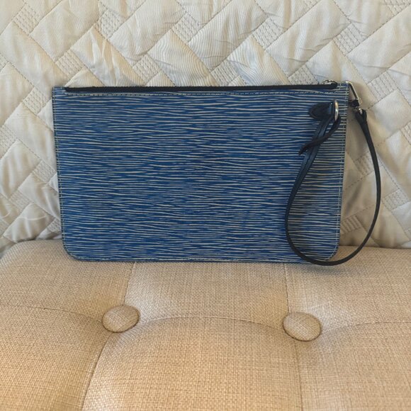 Beautiful authentic Louis Vuitton Epi Leather Blue Neverfull MM/GM Pochette - Picture 2 of 7